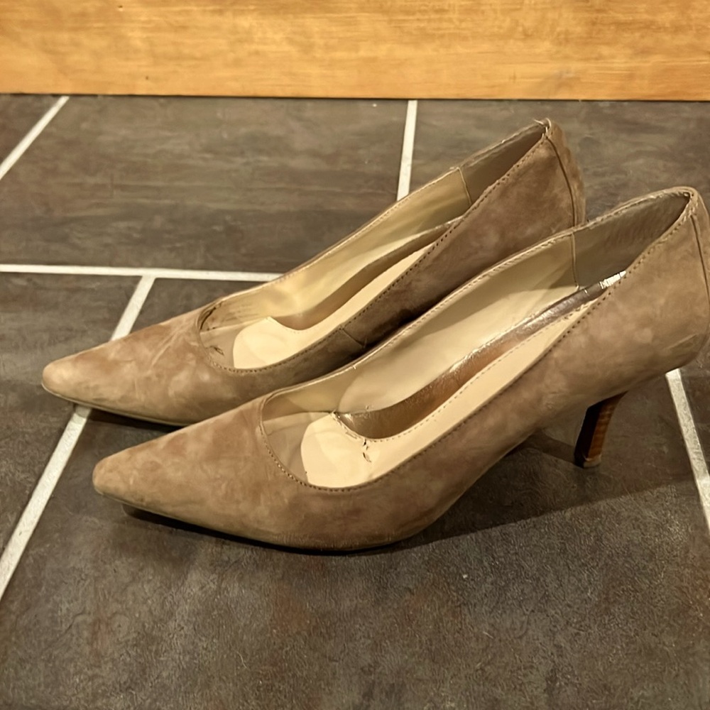 Calvin Klein Heels Tan suede size 8.5